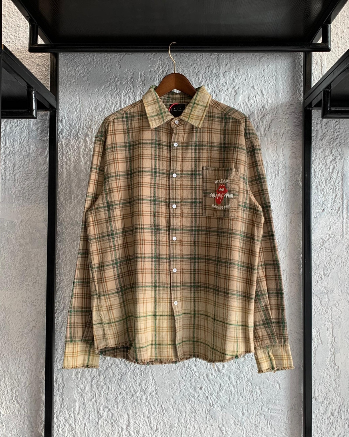 lc-03ef35658afc7ac3736206084c1b4ca8.jpg False perceptions flannel shirt - Image 1