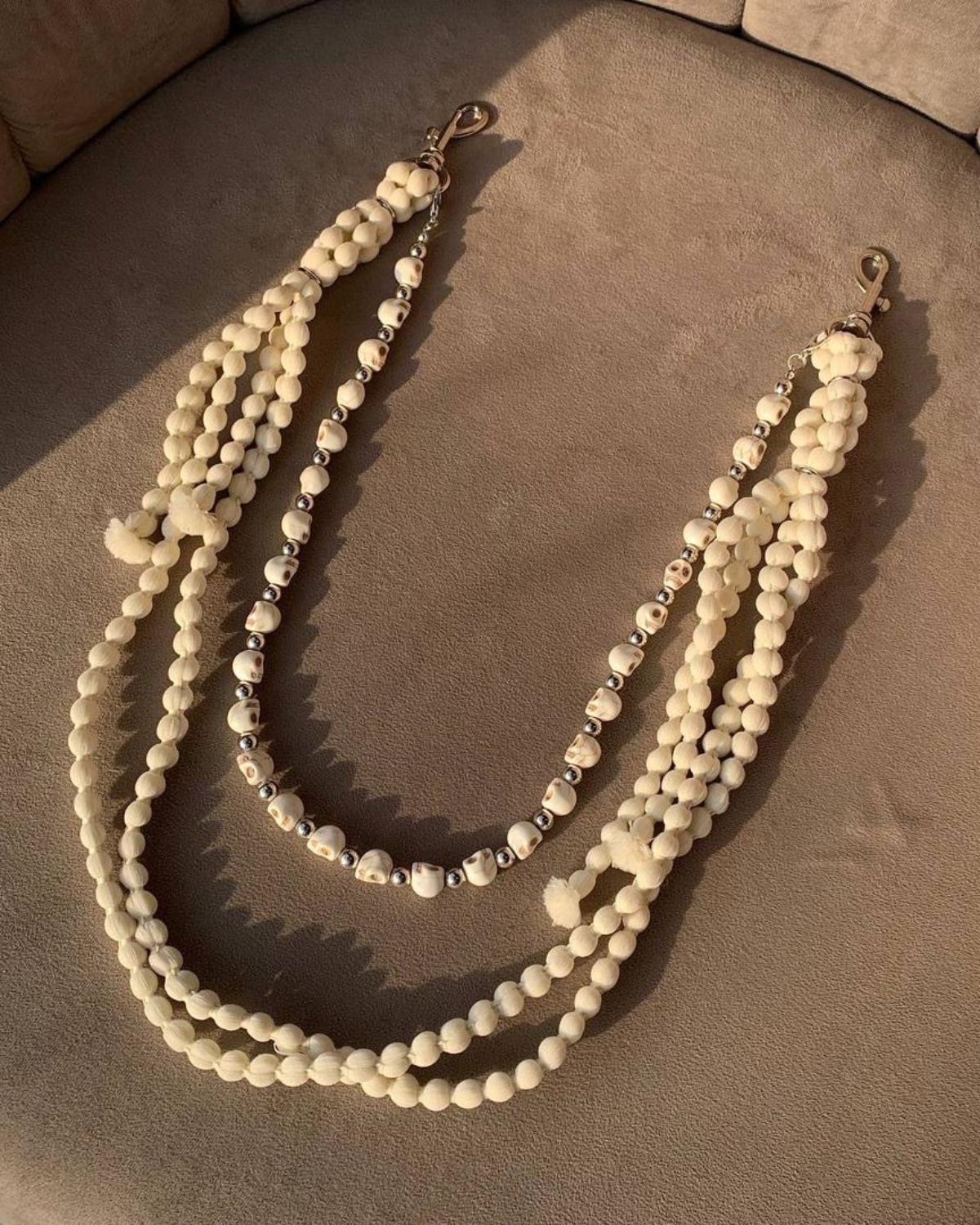 lc-1d898e643057f67e662415300057f7f3.jpg LC 3 layered skull side chains - Image 1