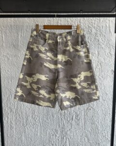 M Jean camouflaged short