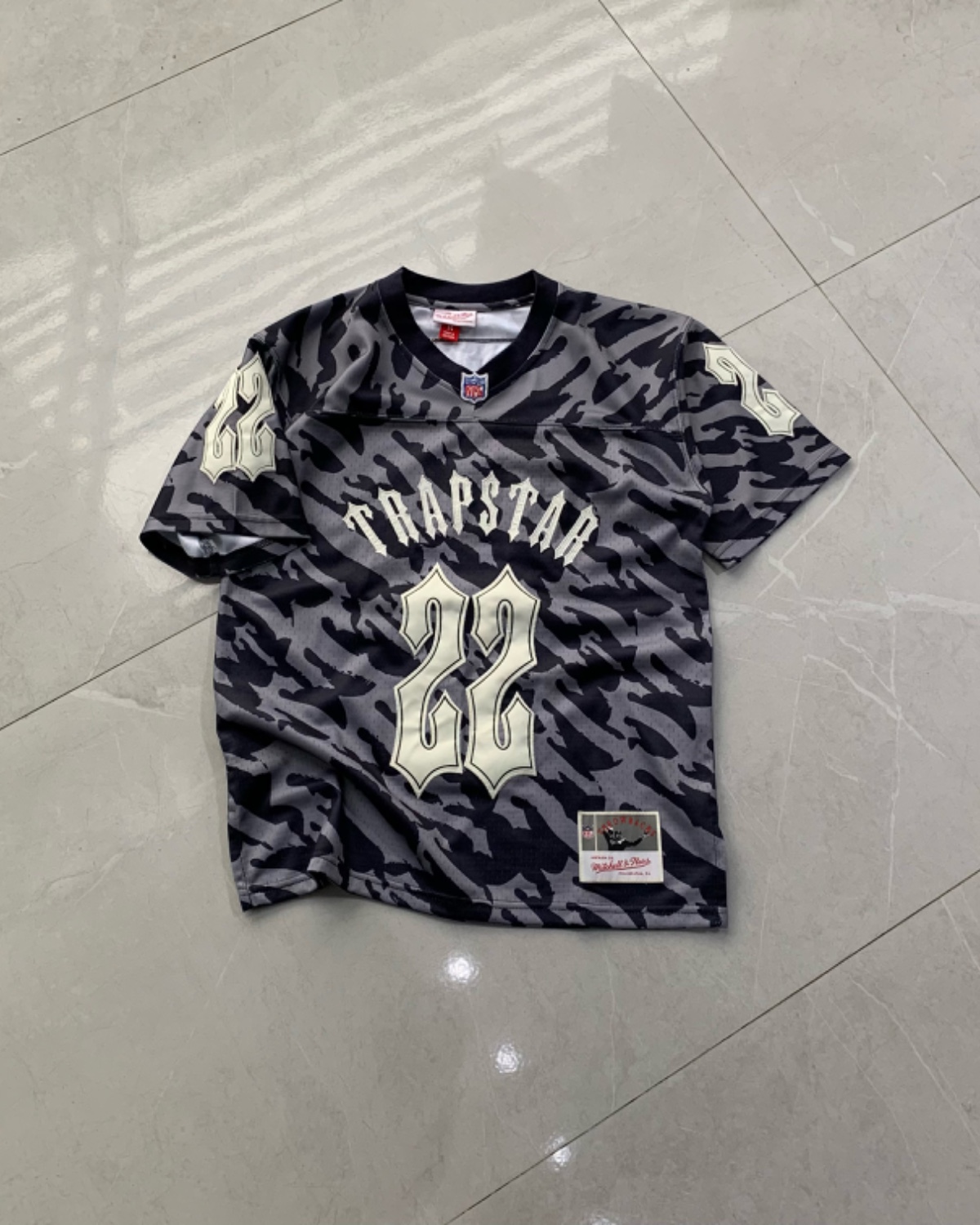 lc-49ddf044ef35a0b6d56d73f2bf22b49b.jpg Trap star 22 jersey - Image 1