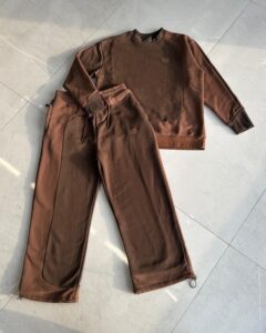Keekz Brown Heavyweight T-Shirt 02 - Image 4