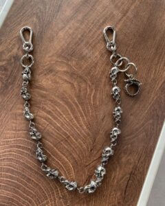 Chrome heart side chains