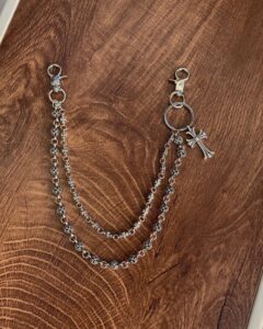 Chrome heart cross side chain