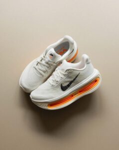 Vomero premium sail coconut milk sneakers - Image 3