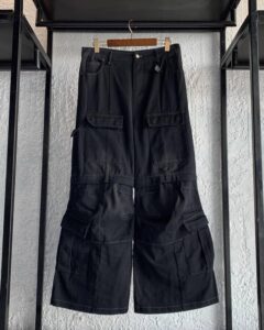 Black icon flare pant