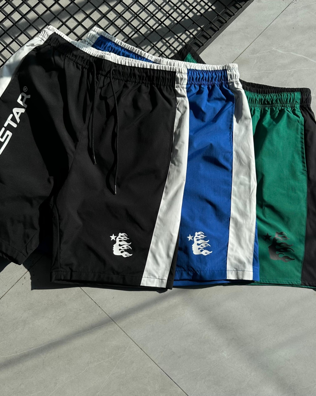lc-f9068f48c058e4e0e7d1f6a66d4a2292.jpg Hell star featherlight short - Image 1
